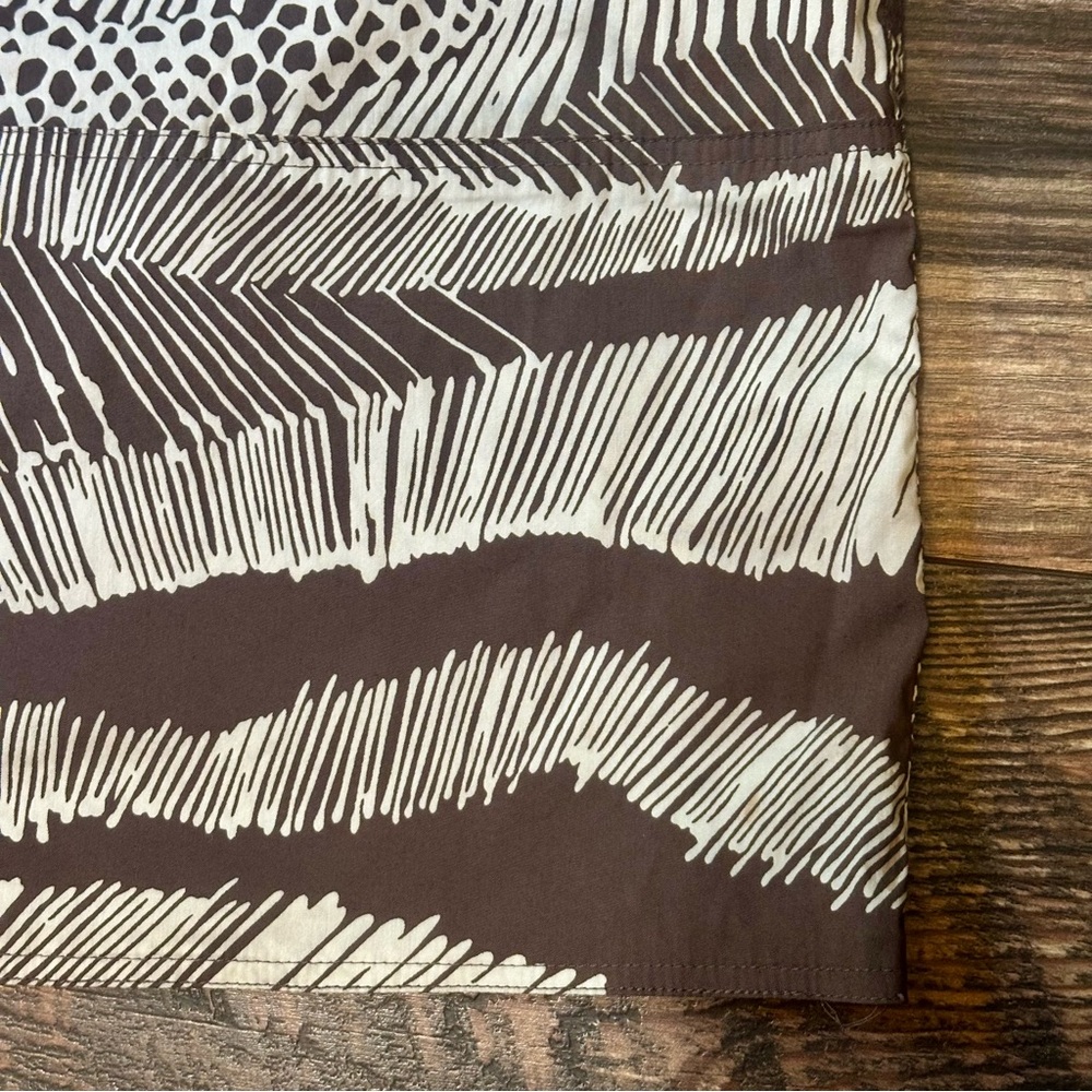 BCBGMAXAZRIA Cocoa Combo Animal
Print Sleeveless MIDI Sundress. Size XS - Picture 12 of 14
